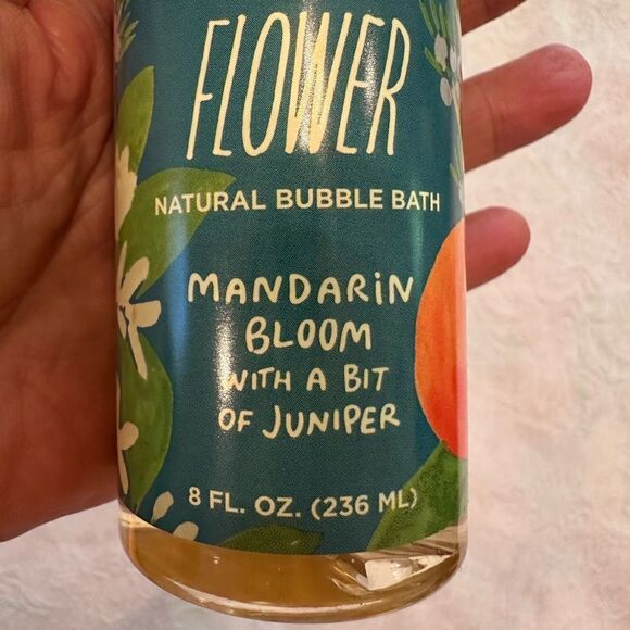 Blue Q Bubble Bath Delicate Flower Mandarin Bloom Juniper - Picture 3 of 5